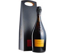 Шампанское Veuve Clicquot "La Grande Dame" 2004 12% 0,75л в подарочной упаковке Шампанское Veuve Clicquot "La Grande Dame" 2004 12% 0,75л в подарочной упаковке