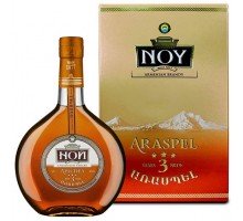 Коньяк Ной Араспел 3 летний в подарочной упаковке 0.5 л (4850031000571)
