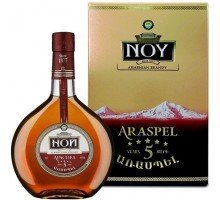 Коньяк Ной Араспел 5 летний в подарочной упаковке 0,5л